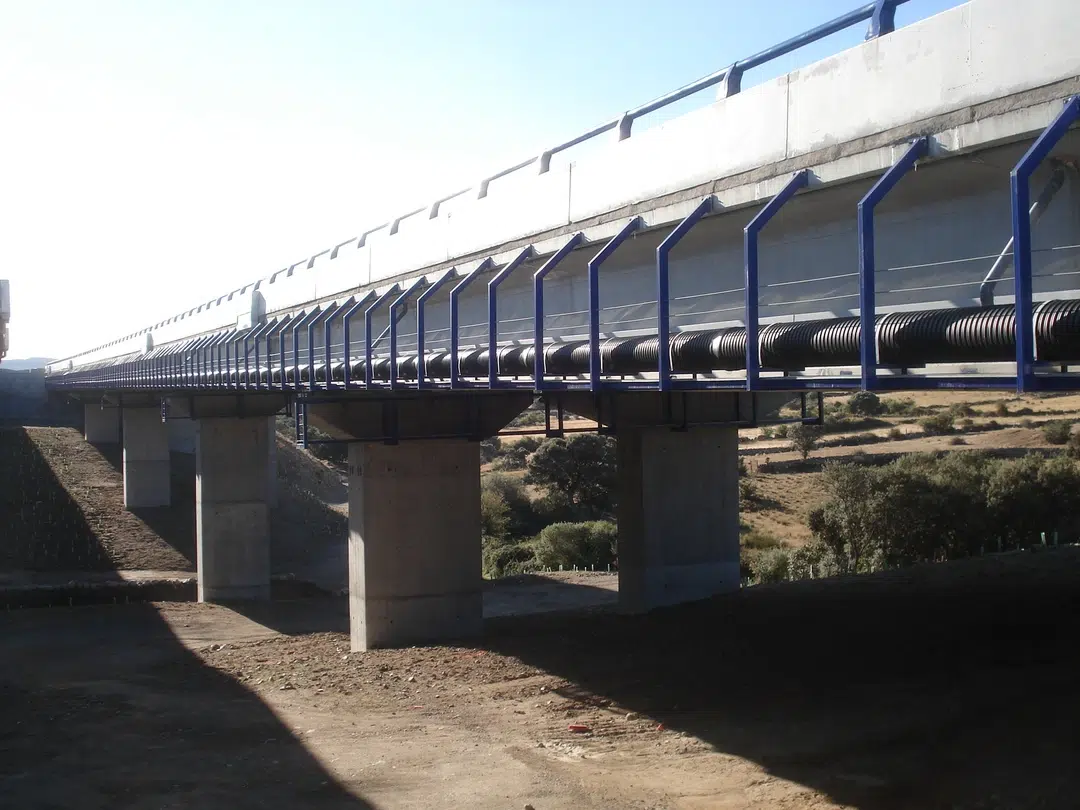 Inspección viaducto dron